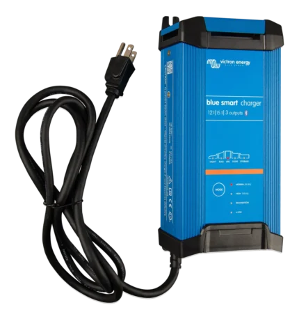 Victron Blue Smart IP22 12/15 (3 έξοδος)